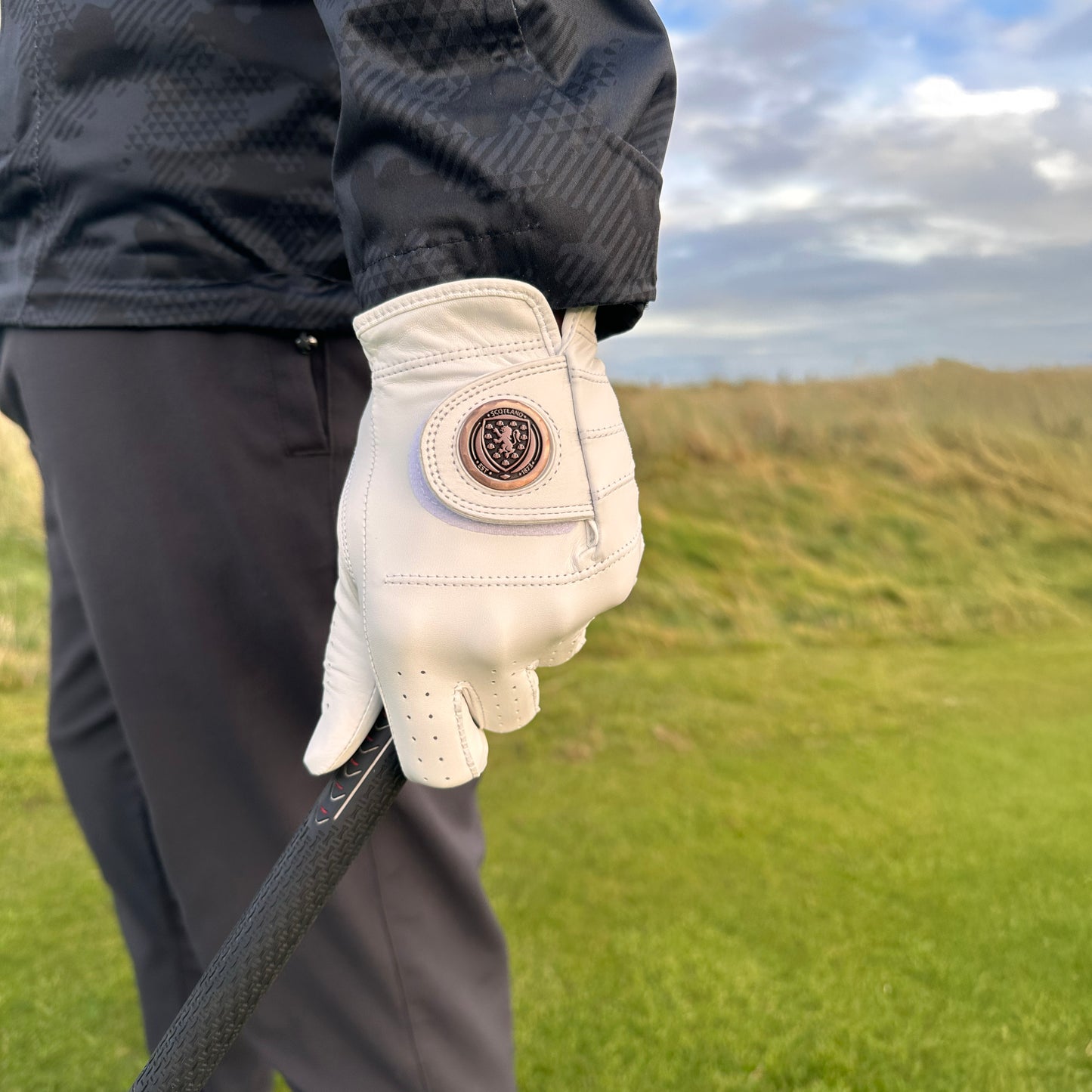 Official Scottish FA White Leather Golf Glove & Metal Ball Marker